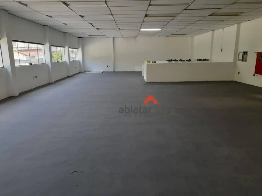 Armazém / Galpão para alugar, 3600m2 em Jardim Triângulo, Taboao Da Serra - SP - imagem 4 Foto 4 de Armazém / Galpão para alugar, 3600m2 em Jardim Triângulo, Taboao Da Serra - SP