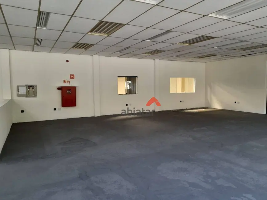 Armazém / Galpão para alugar, 3600m2 em Jardim Triângulo, Taboao Da Serra - SP - imagem 8 Foto 8 de Armazém / Galpão para alugar, 3600m2 em Jardim Triângulo, Taboao Da Serra - SP