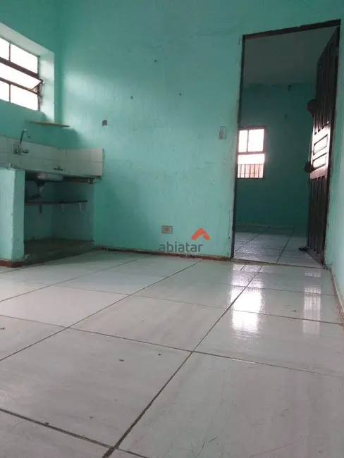 Foto 6 de Casa com 1 quarto para alugar, 40m2 em Parque Jacarandá, Taboao Da Serra - SP