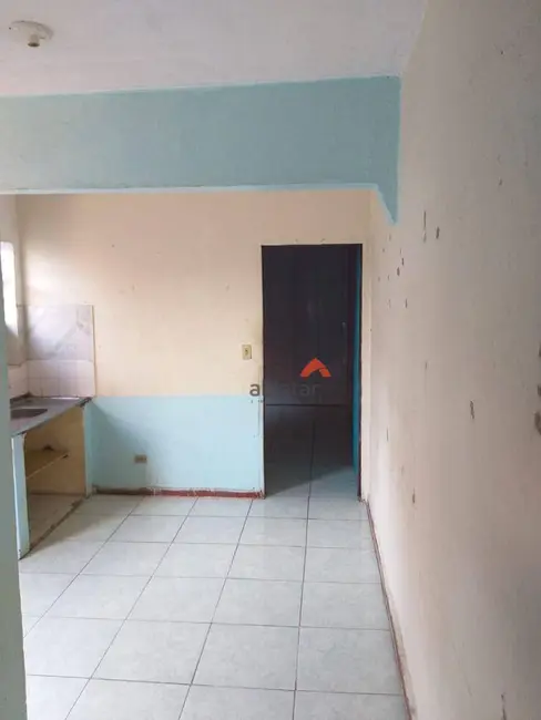 Foto 9 de Casa com 1 quarto para alugar, 40m2 em Parque Jacarandá, Taboao Da Serra - SP