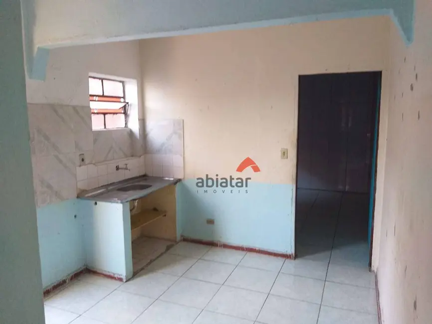 Foto 10 de Casa com 1 quarto para alugar, 40m2 em Parque Jacarandá, Taboao Da Serra - SP