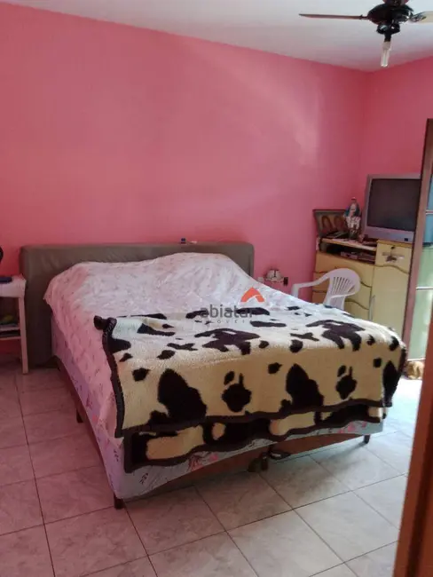 Foto 9 de Sobrado com 4 quartos à venda, 250m2 em Jardim Salete, Taboao Da Serra - SP