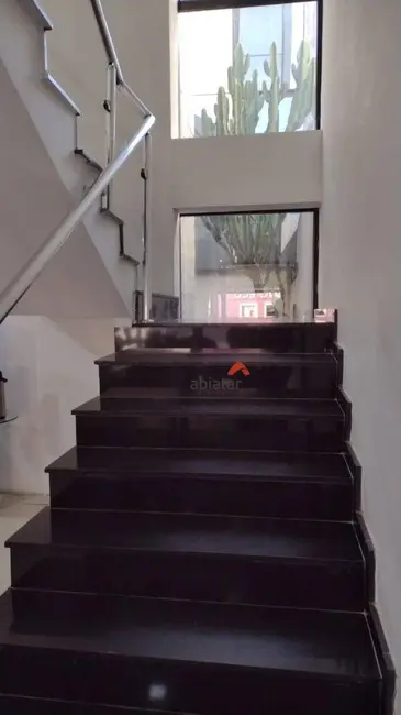 Sala Comercial para alugar, 30m2 em Parque Santos Dumont, Taboao Da Serra - SP - imagem 4 Foto 4 de Sala Comercial para alugar, 30m2 em Parque Santos Dumont, Taboao Da Serra - SP