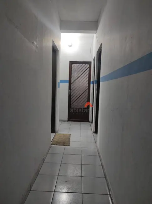 Sala Comercial para alugar, 18m2 em Parque Pinheiros, Taboao Da Serra - SP - imagem 4 Foto 4 de Sala Comercial para alugar, 18m2 em Parque Pinheiros, Taboao Da Serra - SP