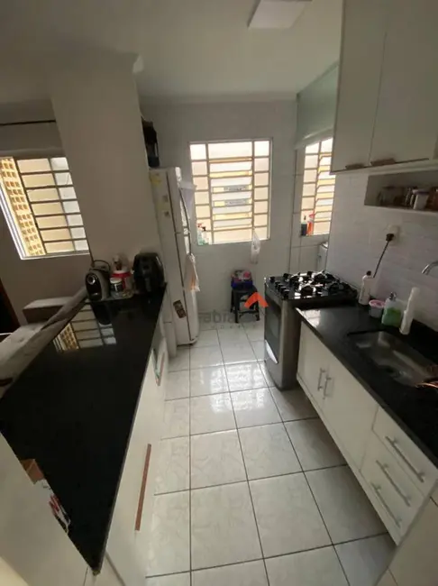 Foto 3 de Apartamento com 2 quartos à venda, 49m2 em Parque Laguna, Taboao Da Serra - SP