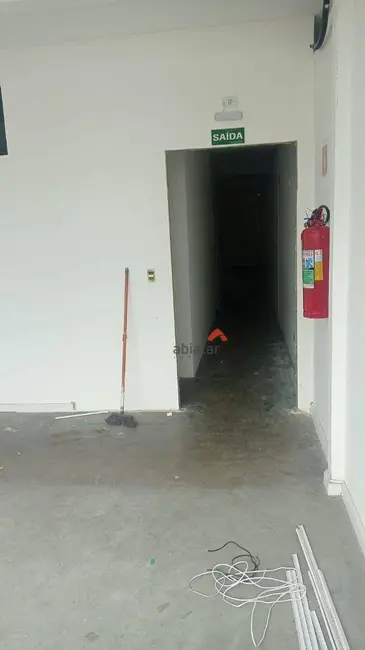 Sala Comercial para alugar, 127m2 em Jardim da Glória, Taboao Da Serra - SP - imagem 8 Foto 8 de Sala Comercial para alugar, 127m2 em Jardim da Glória, Taboao Da Serra - SP