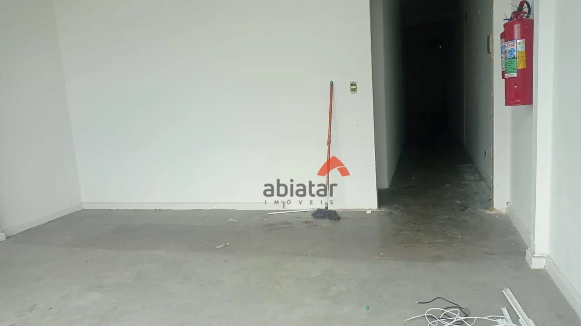Sala Comercial para alugar, 127m2 em Jardim da Glória, Taboao Da Serra - SP - imagem 4 Foto 4 de Sala Comercial para alugar, 127m2 em Jardim da Glória, Taboao Da Serra - SP