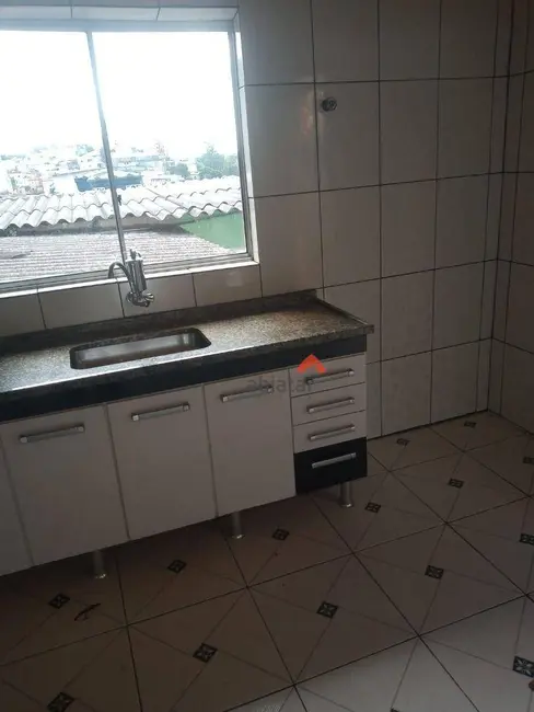 Casa com 1 quarto para alugar, 35m2 em Jardim Sílvio Sampaio, Taboao Da Serra - SP - imagem 3 Foto 3 de Casa com 1 quarto para alugar, 35m2 em Jardim Sílvio Sampaio, Taboao Da Serra - SP