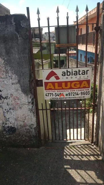 Casa com 1 quarto para alugar, 35m2 em Jardim Sílvio Sampaio, Taboao Da Serra - SP - imagem 4 Foto 4 de Casa com 1 quarto para alugar, 35m2 em Jardim Sílvio Sampaio, Taboao Da Serra - SP