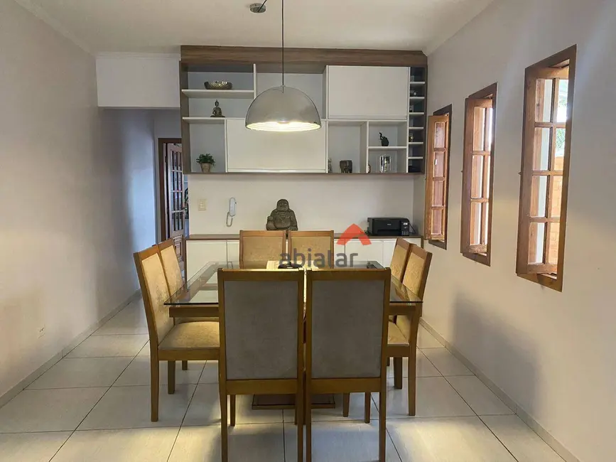 Sobrado com 3 quartos à venda, 222m2 em Parque Assunção, Taboao Da Serra - SP - imagem 5 Foto 5 de Sobrado com 3 quartos à venda, 222m2 em Parque Assunção, Taboao Da Serra - SP