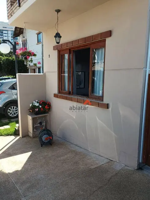 Sobrado com 3 quartos à venda, 175m2 em Parque Assunção, Taboao Da Serra - SP - imagem 4 Foto 4 de Sobrado com 3 quartos à venda, 175m2 em Parque Assunção, Taboao Da Serra - SP