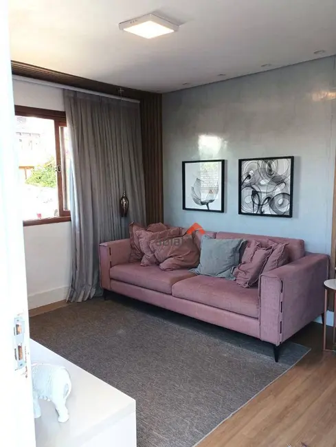 Sobrado com 3 quartos à venda, 175m2 em Parque Assunção, Taboao Da Serra - SP - imagem 5 Foto 5 de Sobrado com 3 quartos à venda, 175m2 em Parque Assunção, Taboao Da Serra - SP