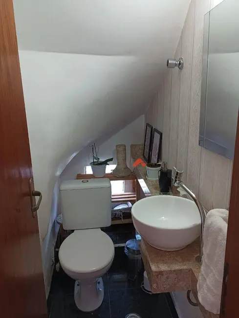 Sobrado com 3 quartos à venda, 175m2 em Parque Assunção, Taboao Da Serra - SP - imagem 9 Foto 9 de Sobrado com 3 quartos à venda, 175m2 em Parque Assunção, Taboao Da Serra - SP