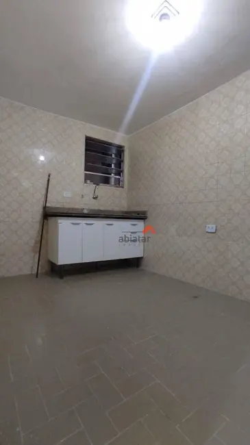 Foto 8 de Casa com 2 quartos para alugar, 40m2 em Parque Pinheiros, Taboao Da Serra - SP