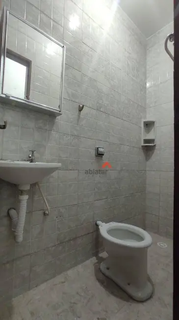 Foto 7 de Casa com 2 quartos para alugar, 40m2 em Parque Pinheiros, Taboao Da Serra - SP