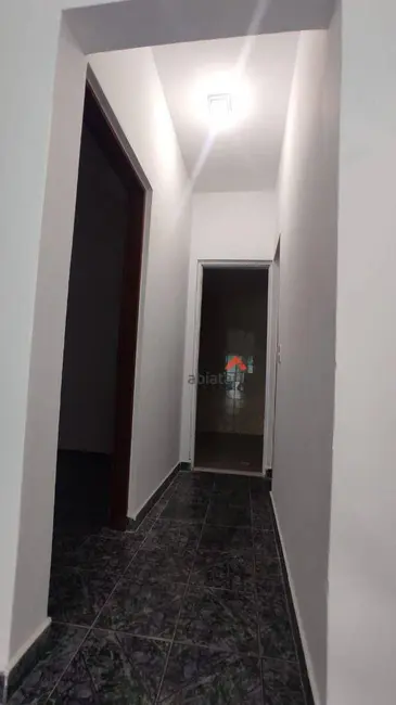 Foto 5 de Casa com 2 quartos para alugar, 40m2 em Parque Pinheiros, Taboao Da Serra - SP