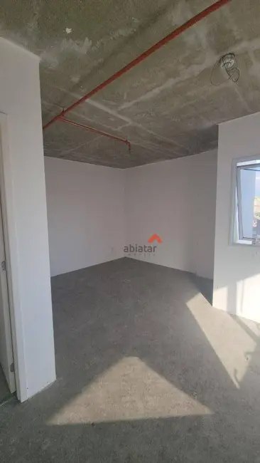Foto 5 de Sala Comercial para alugar, 24m2 em Parque Taboão, Taboao Da Serra - SP