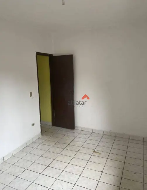Casa com 1 quarto para alugar, 40m2 em Jardim do Colégio, Embu Das Artes - SP - imagem 5 Foto 5 de Casa com 1 quarto para alugar, 40m2 em Jardim do Colégio, Embu Das Artes - SP