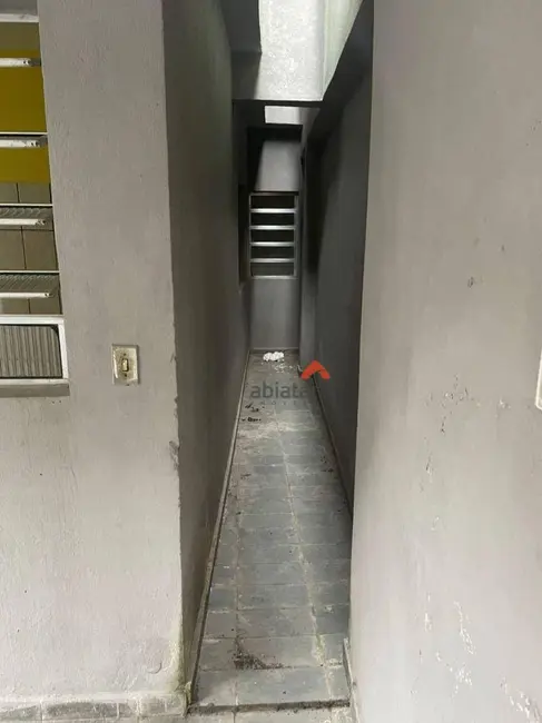 Casa com 1 quarto para alugar, 40m2 em Jardim do Colégio, Embu Das Artes - SP - imagem 3 Foto 3 de Casa com 1 quarto para alugar, 40m2 em Jardim do Colégio, Embu Das Artes - SP