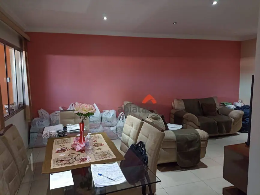 Casa com 2 quartos à venda, 100m2 em Jardim Clementino, Taboao Da Serra - SP - imagem 3 Foto 3 de Casa com 2 quartos à venda, 100m2 em Jardim Clementino, Taboao Da Serra - SP