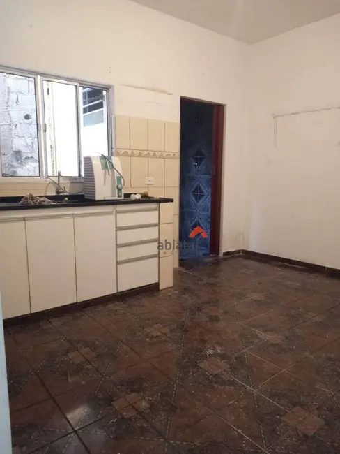 Casa com 2 quartos para alugar, 250m2 em Jardim Valo Verde, Embu Das Artes - SP - imagem 4 Foto 4 de Casa com 2 quartos para alugar, 250m2 em Jardim Valo Verde, Embu Das Artes - SP
