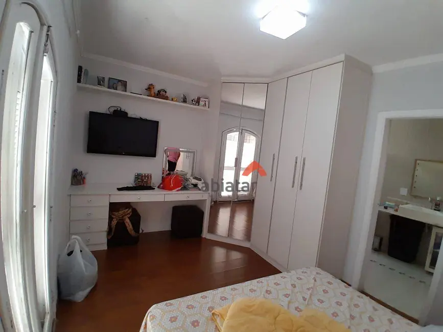 Foto 8 de Casa com 4 quartos à venda, 328m2 em Parque Assunção, Taboao Da Serra - SP