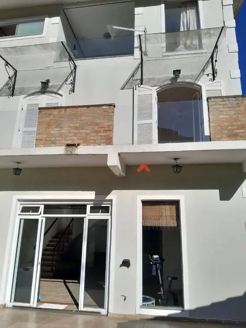 Casa com 4 quartos à venda, 328m2 em Parque Assunção, Taboao Da Serra - SP - imagem 2 Foto 2 de Casa com 4 quartos à venda, 328m2 em Parque Assunção, Taboao Da Serra - SP