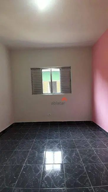 Foto 1 de Casa com 1 quarto para alugar, 200m2 em Parque Pinheiros, Taboao Da Serra - SP