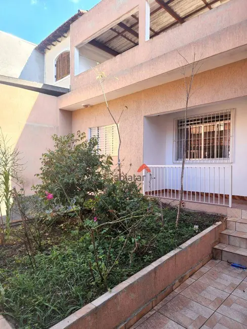 Sobrado com 3 quartos à venda, 125m2 em Núcleo Residencial Isabela, Taboao Da Serra - SP - imagem 4 Foto 4 de Sobrado com 3 quartos à venda, 125m2 em Núcleo Residencial Isabela, Taboao Da Serra - SP