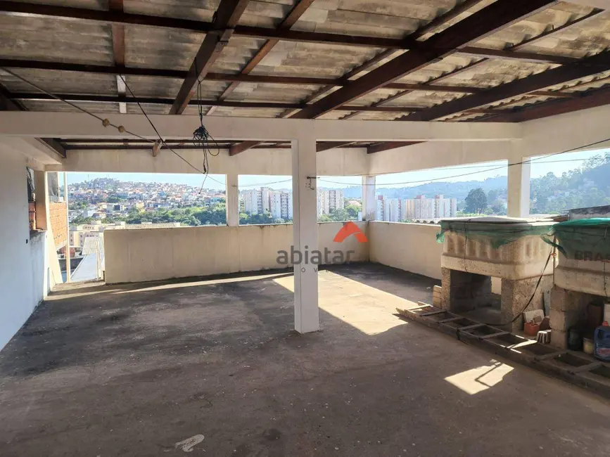 Sobrado com 3 quartos à venda, 125m2 em Núcleo Residencial Isabela, Taboao Da Serra - SP - imagem 9 Foto 9 de Sobrado com 3 quartos à venda, 125m2 em Núcleo Residencial Isabela, Taboao Da Serra - SP