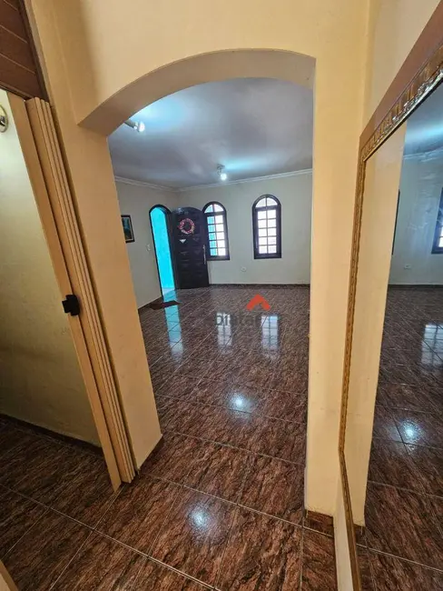 Foto 5 de Sobrado com 3 quartos à venda, 194m2 em Parque Pinheiros, Taboao Da Serra - SP