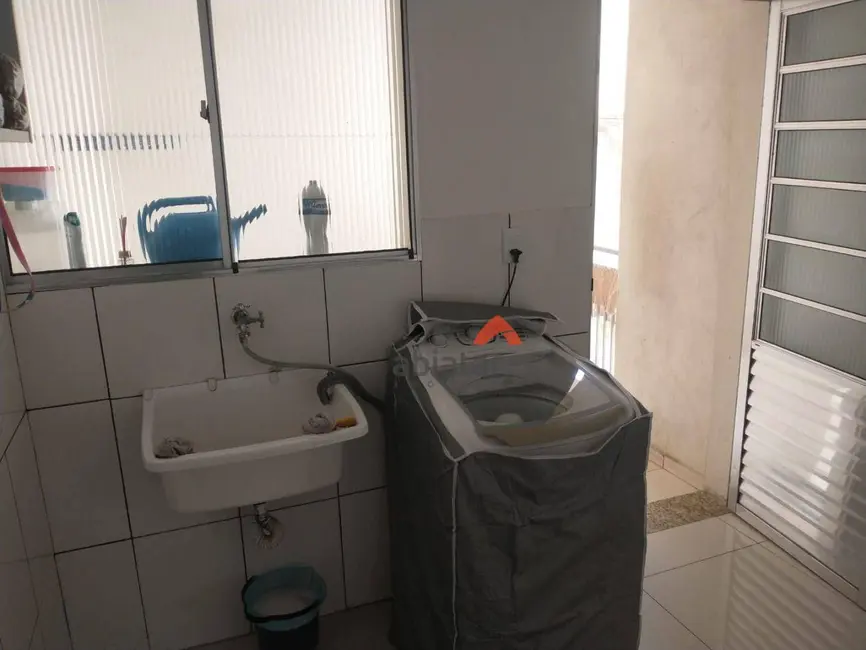 Foto 4 de Sobrado com 3 quartos à venda, 130m2 em Jardim Novo Campo Limpo, Embu Das Artes - SP