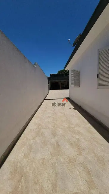 Foto 3 de Casa com 3 quartos à venda, 459m2 em Vila das Oliveiras, Taboao Da Serra - SP