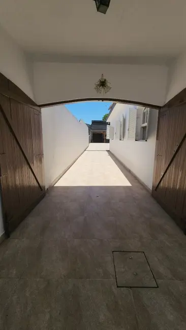 Foto 6 de Casa com 3 quartos à venda, 459m2 em Vila das Oliveiras, Taboao Da Serra - SP