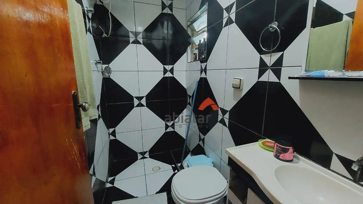 Foto 6 de Casa com 4 quartos à venda, 200m2 em Parque Jacarandá, Taboao Da Serra - SP