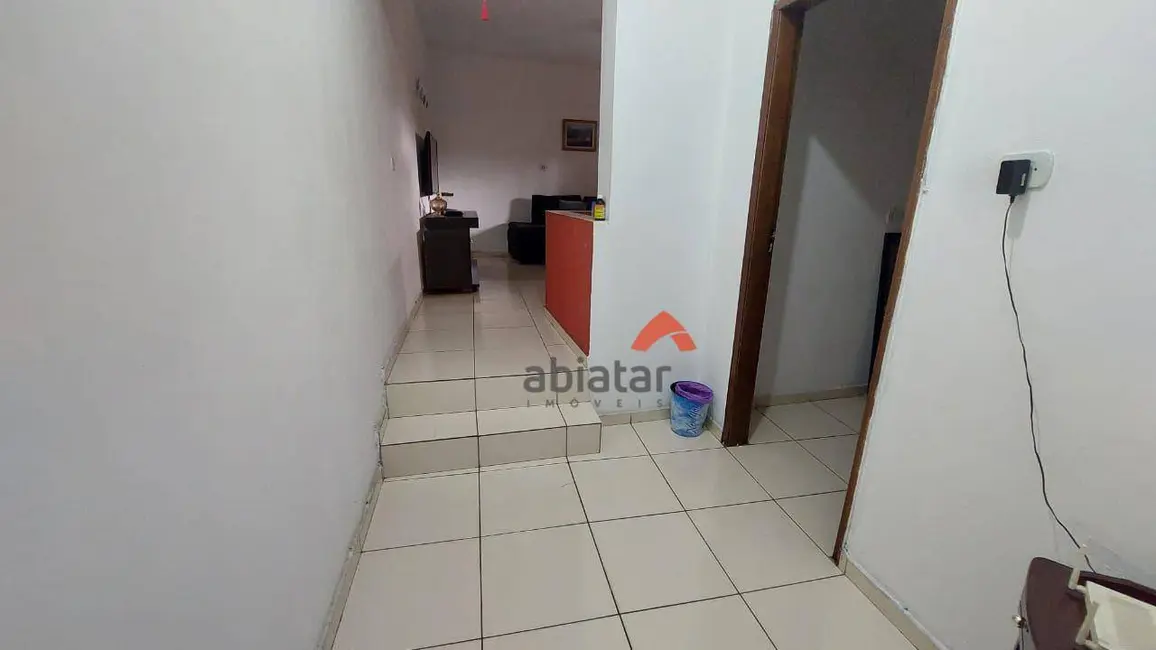 Foto 9 de Casa com 4 quartos à venda, 200m2 em Parque Jacarandá, Taboao Da Serra - SP