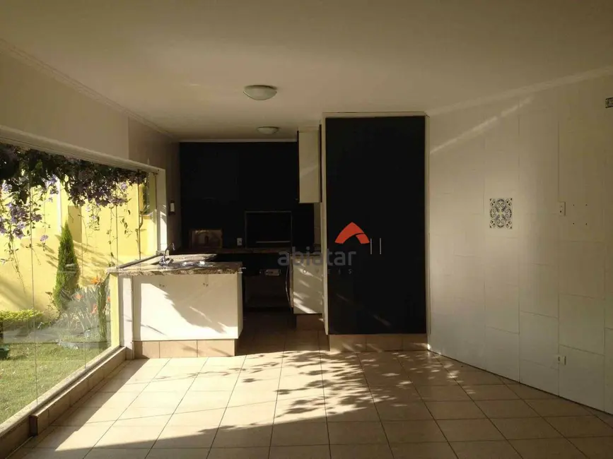 Foto 7 de Casa com 4 quartos à venda, 215m2 em Jardim Londrina, São Paulo - SP