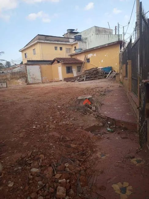 Foto 1 de Terreno / Lote à venda, 351m2 em Vila Pirajussara, São Paulo - SP