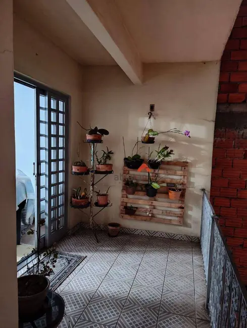 Casa com 2 quartos à venda, 182m2 em Jardim Record, Taboao Da Serra - SP - imagem 5 Foto 5 de Casa com 2 quartos à venda, 182m2 em Jardim Record, Taboao Da Serra - SP