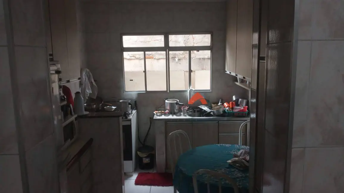 Sobrado com 3 quartos à venda, 75m2 em Núcleo Residencial Isabela, Taboao Da Serra - SP - imagem 4 Foto 4 de Sobrado com 3 quartos à venda, 75m2 em Núcleo Residencial Isabela, Taboao Da Serra - SP