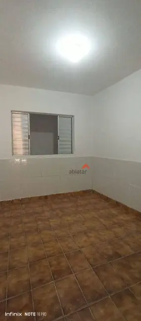 Casa com 2 quartos para alugar, 60m2 em Jardim Santa Tereza, Embu Das Artes - SP - imagem 8 Foto 8 de Casa com 2 quartos para alugar, 60m2 em Jardim Santa Tereza, Embu Das Artes - SP