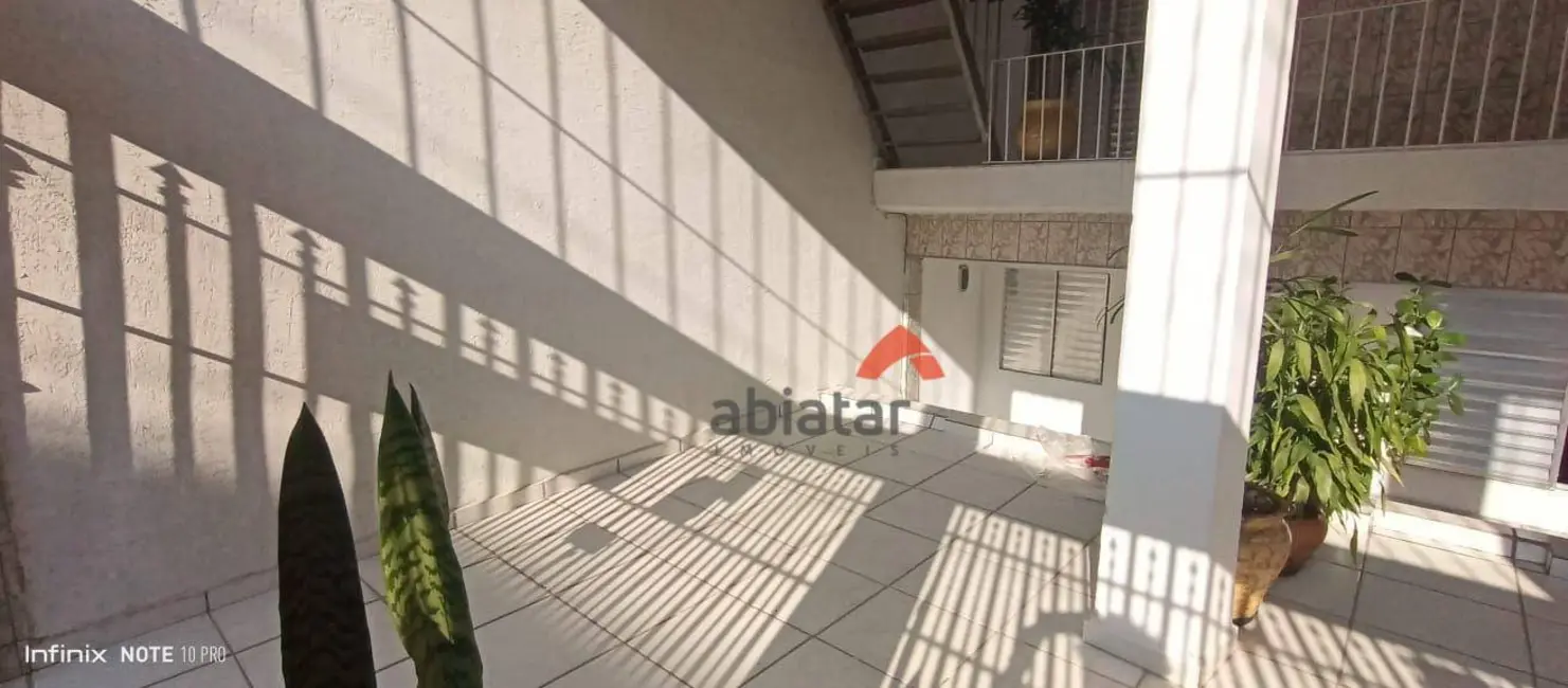 Casa com 2 quartos para alugar, 60m2 em Jardim Santa Tereza, Embu Das Artes - SP - imagem 3 Foto 3 de Casa com 2 quartos para alugar, 60m2 em Jardim Santa Tereza, Embu Das Artes - SP