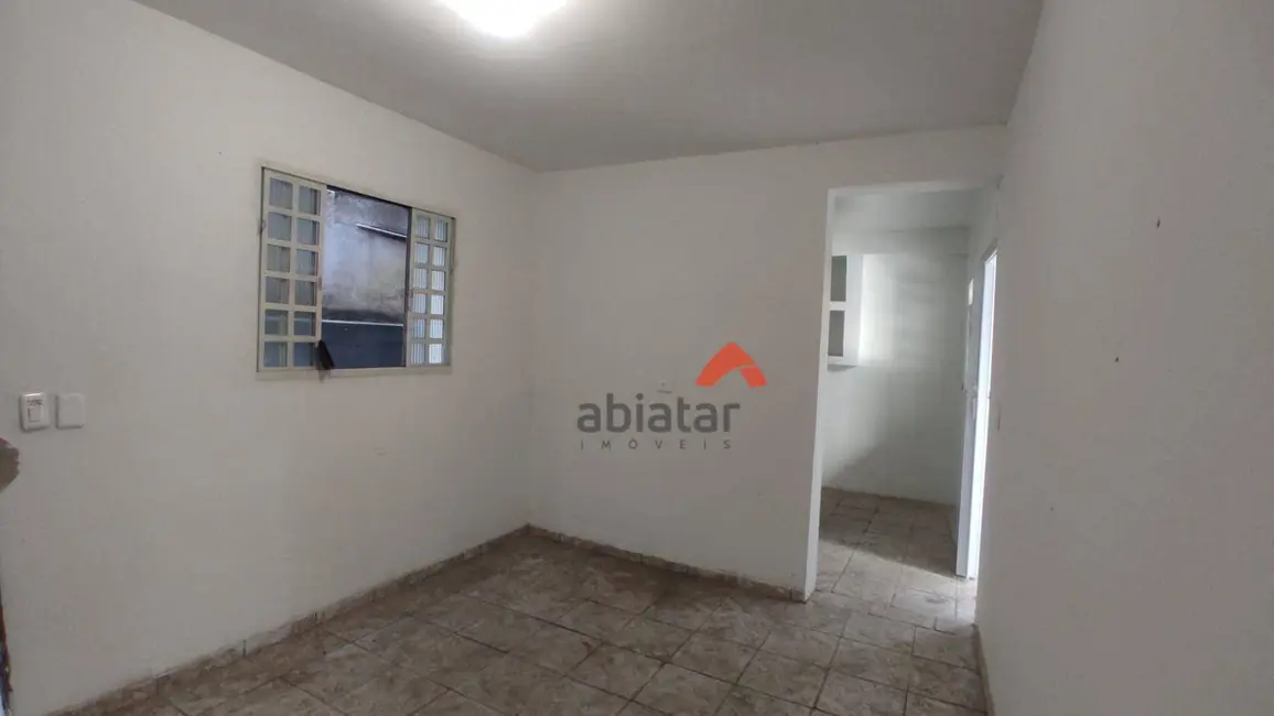 Casa com 2 quartos para alugar, 70m2 em Jardim São Miguel, Taboao Da Serra - SP - imagem 5 Foto 5 de Casa com 2 quartos para alugar, 70m2 em Jardim São Miguel, Taboao Da Serra - SP