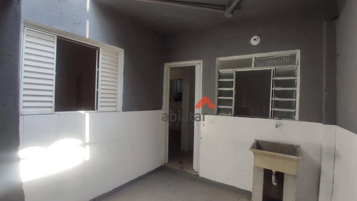 Casa com 2 quartos para alugar, 70m2 em Jardim São Miguel, Taboao Da Serra - SP - imagem 1 Foto 1 de Casa com 2 quartos para alugar, 70m2 em Jardim São Miguel, Taboao Da Serra - SP