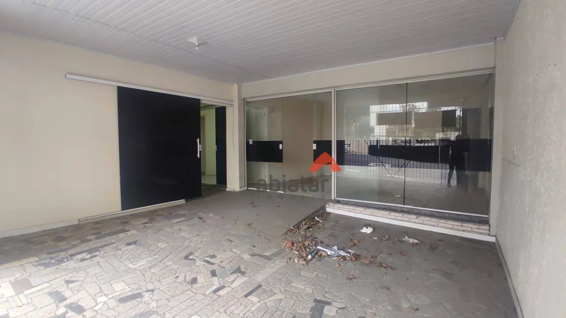 Sala Comercial para alugar, 135m2 em Vila Santa Luzia, Taboao Da Serra - SP - imagem 3 Foto 3 de Sala Comercial para alugar, 135m2 em Vila Santa Luzia, Taboao Da Serra - SP