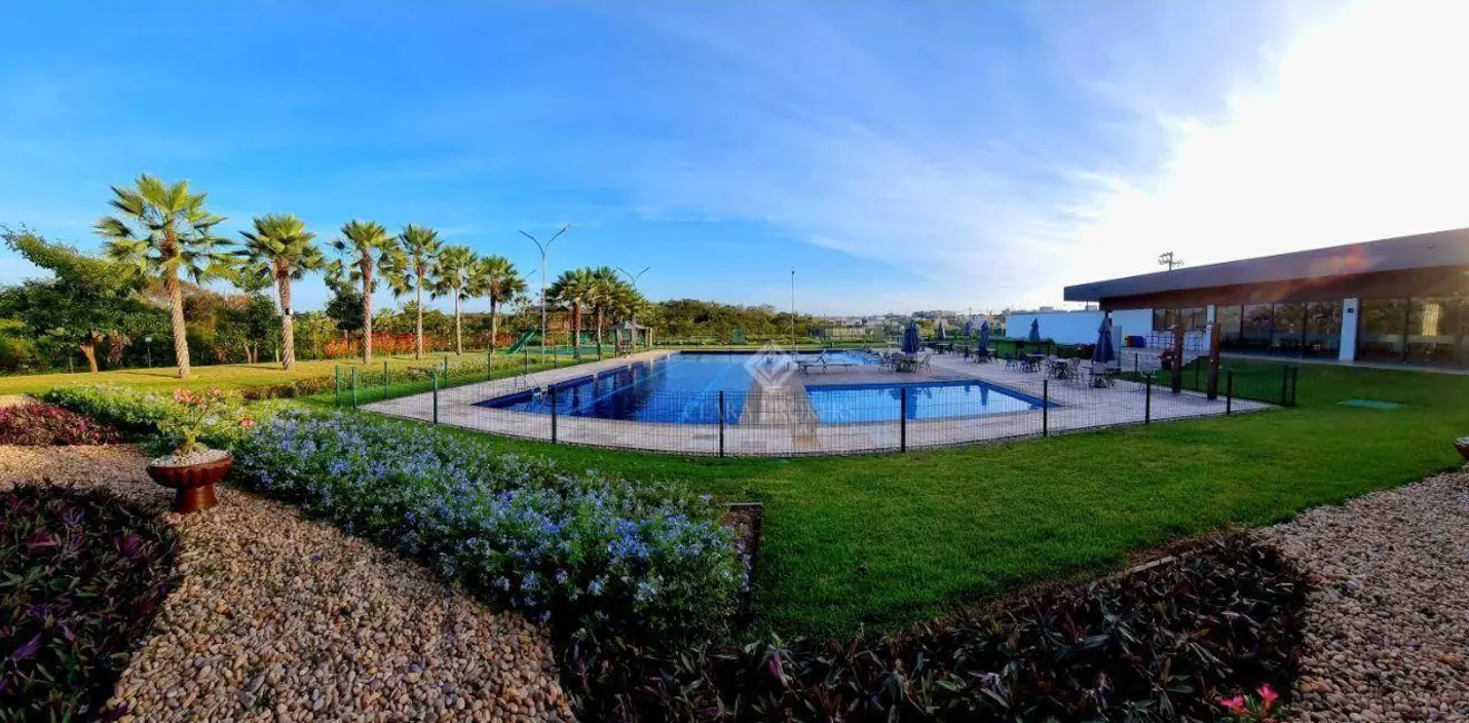 Foto 1 de Terreno / Lote à venda, 336m2 em Eusebio - CE
