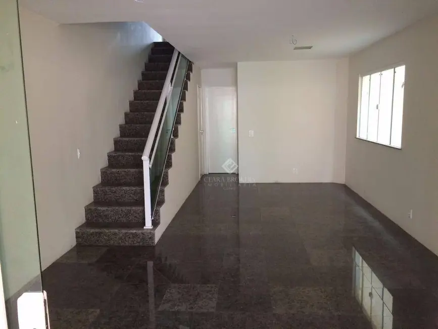 Casa de Condomínio com 3 quartos à venda, 182m2 em Guaribas, Eusebio - CE - imagem 4 Foto 4 de Casa de Condomínio com 3 quartos à venda, 182m2 em Guaribas, Eusebio - CE