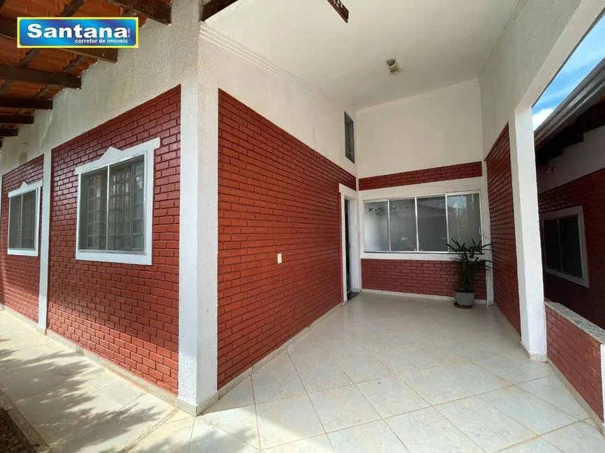 Casa de Condomínio com 3 quartos à venda, 175m2 em Caldas Novas - GO - imagem 2 Foto 2 de Casa de Condomínio com 3 quartos à venda, 175m2 em Caldas Novas - GO