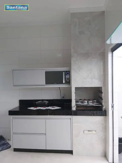 Casa com 3 quartos à venda, 200m2 em Caldas Novas - GO - imagem 5 Foto 5 de Casa com 3 quartos à venda, 200m2 em Caldas Novas - GO