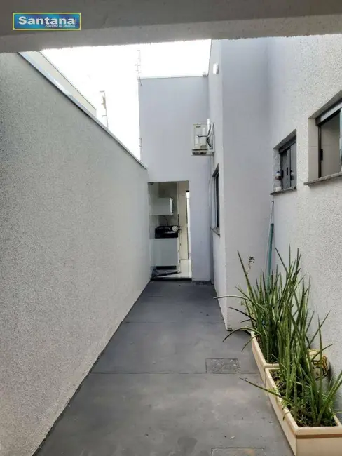 Casa com 3 quartos à venda, 200m2 em Caldas Novas - GO - imagem 8 Foto 8 de Casa com 3 quartos à venda, 200m2 em Caldas Novas - GO